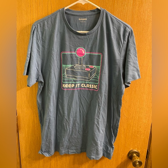 Old Navy T-Shirt - Picture 1 of 3
